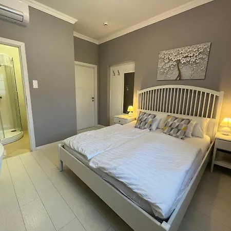 アパートホテル Camille Apartmanhouse