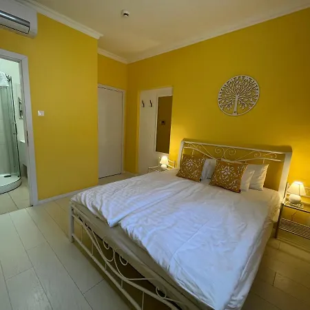 Camille Apartmanhouse 4*