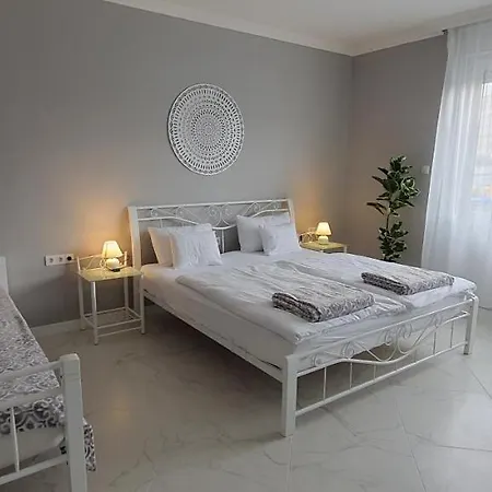 Camille Apartmanhouse