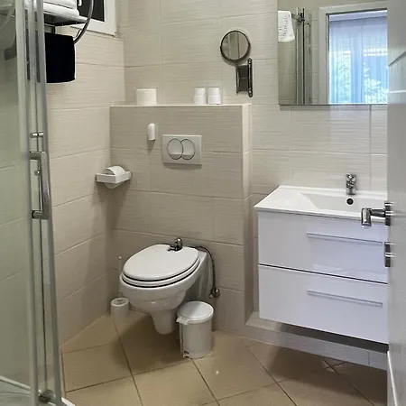 Camille Apartmanhouse 4*