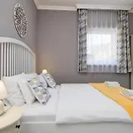 Aparthotel Camille Apartmanhouse