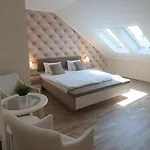 Camille Apartmanhouse
