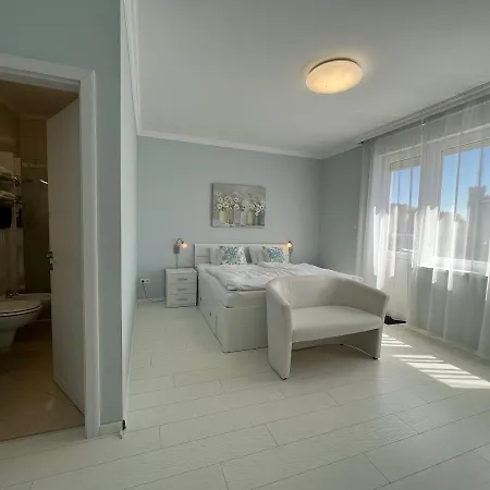 Camille Apartmanhouse 4*