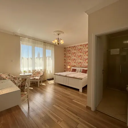 Camille Apartmanhouse 4*