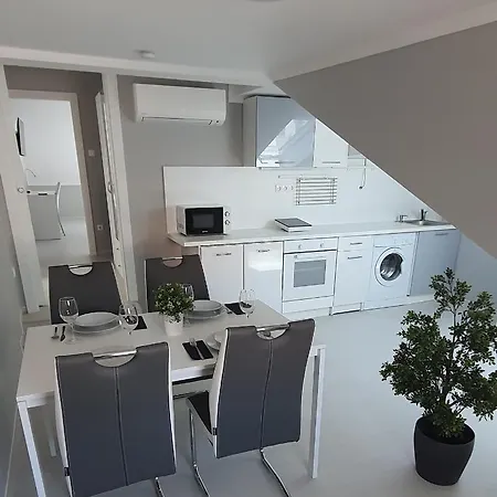 Aparthotel Camille Apartmanhouse 4*