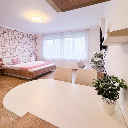 Hotel apartamentowy Camille Apartmanhouse