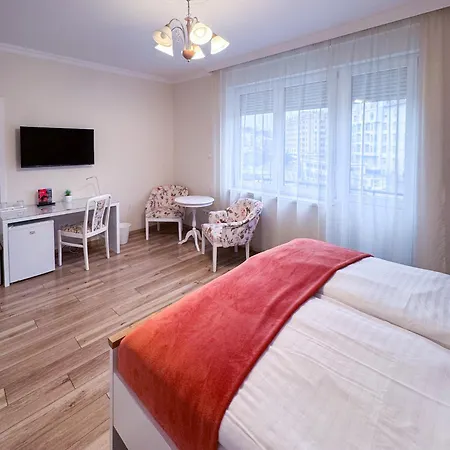 Hotel apartamentowy Camille Apartmanhouse