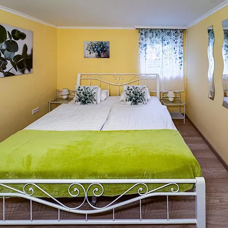 Camille Apartmanhouse Aparthotel