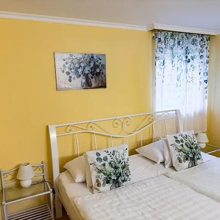Camille Apartmanhouse