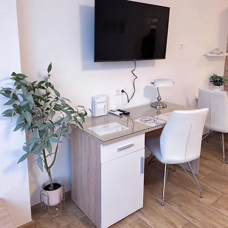 Camille Apartmanhouse