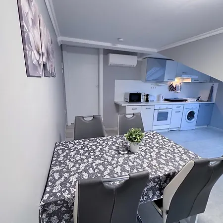 Camille Apartmanhouse