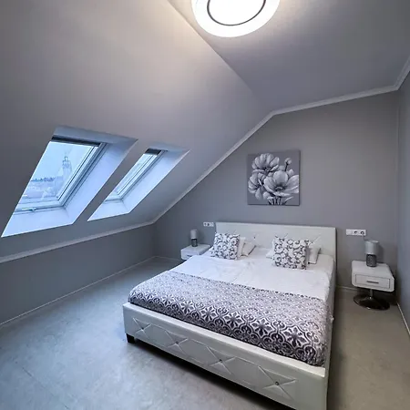 Camille Apartmanhouse 4*