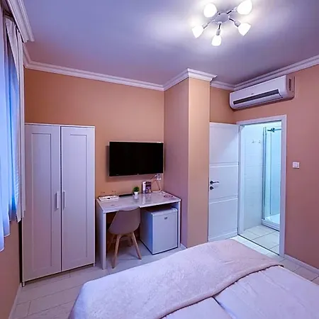 Camille Apartmanhouse 4*