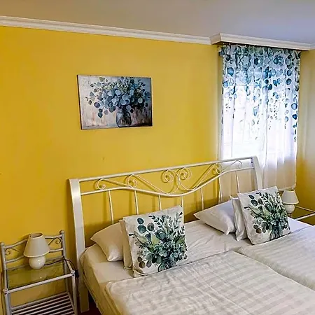 Camille Apartmanhouse 아파트호텔 4*