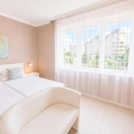 Vesta Collection By Stn 4* Budapesta