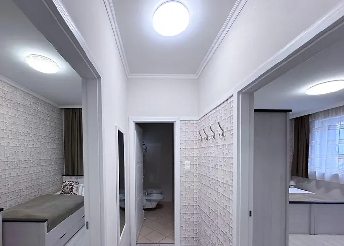 מלון דירות Camille Apartmanhouse 4*
