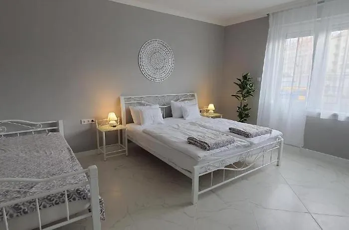 Camille Apartmanhouse 4* بودابست